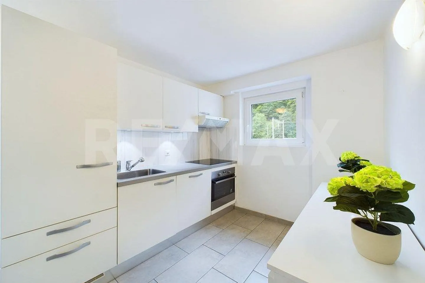 Completely renovated income property from 2015 - Photo 8 of 13