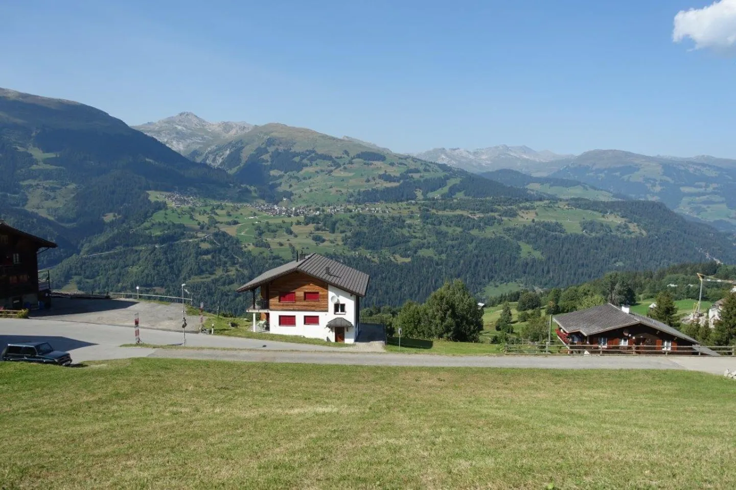 Village de montagne avec 4 maisons comme résidence permanente - Photo 3 sur 7