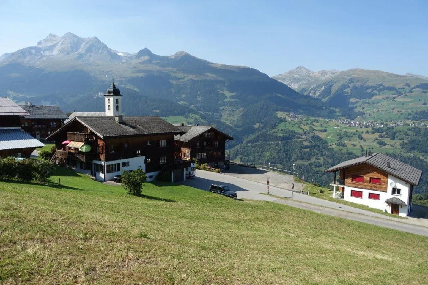 Village de montagne avec 4 maisons comme résidence permanente - Photo 5 sur 7