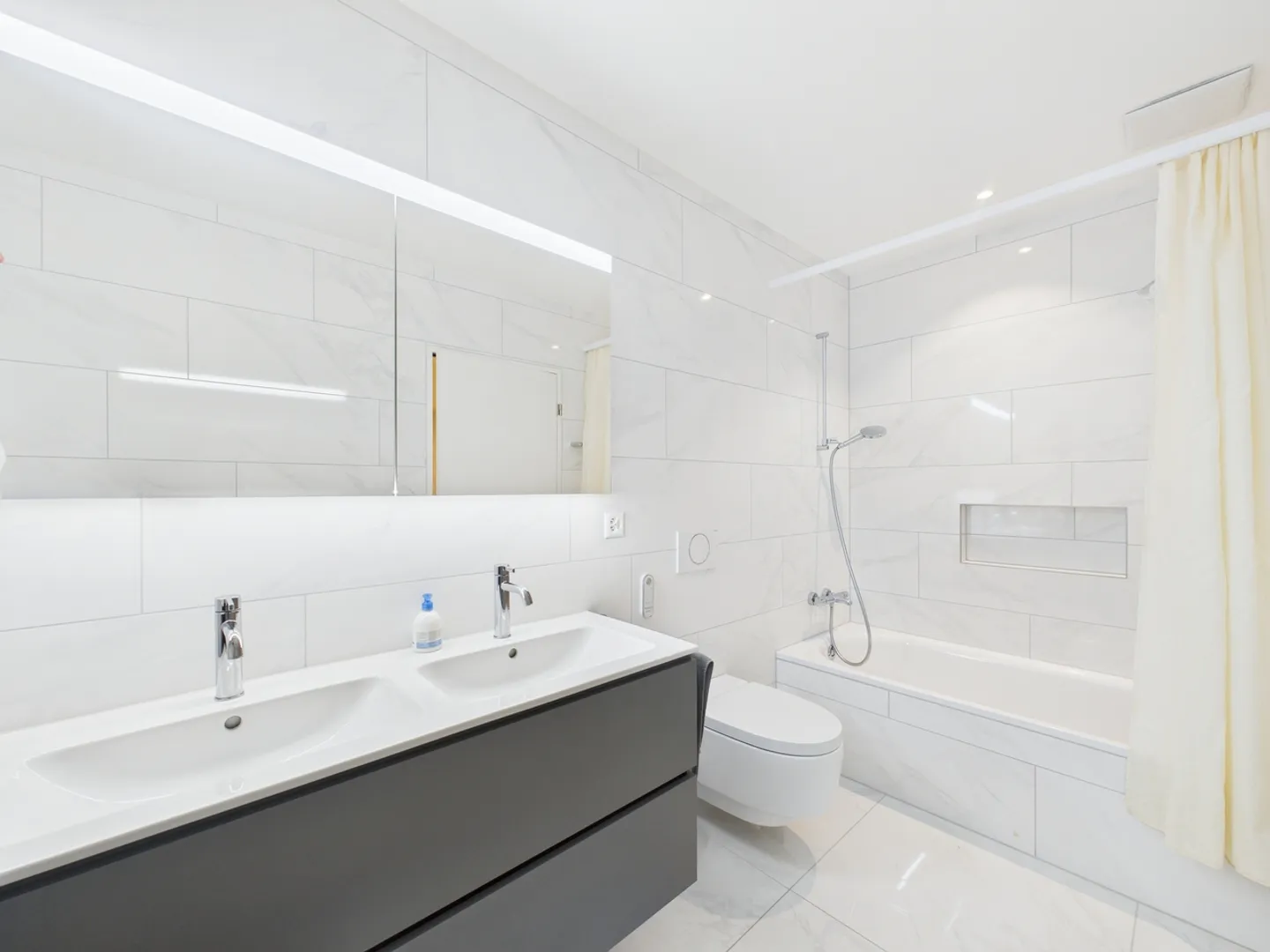 Like new. Modern. Bright. - 4.5-room apartment in Buchs - Photo 5 of 14