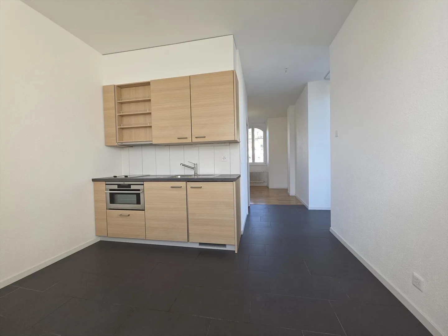 Studio avec grande terrasse et vue lac rénové - Photo 5 sur 6