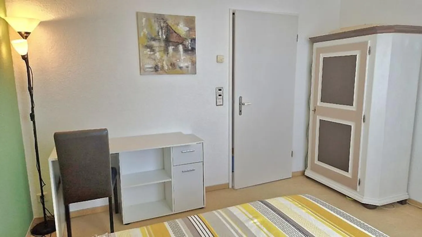 APPARTAMENTO PENTHOUSE 3½ STANZE A DÜBENDORF (ZH), ARREDATO, TEMPORANEO - Foto 5 di 10
