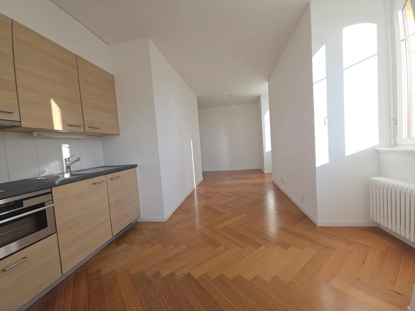 Renovated Studio - Photo 2 of 7