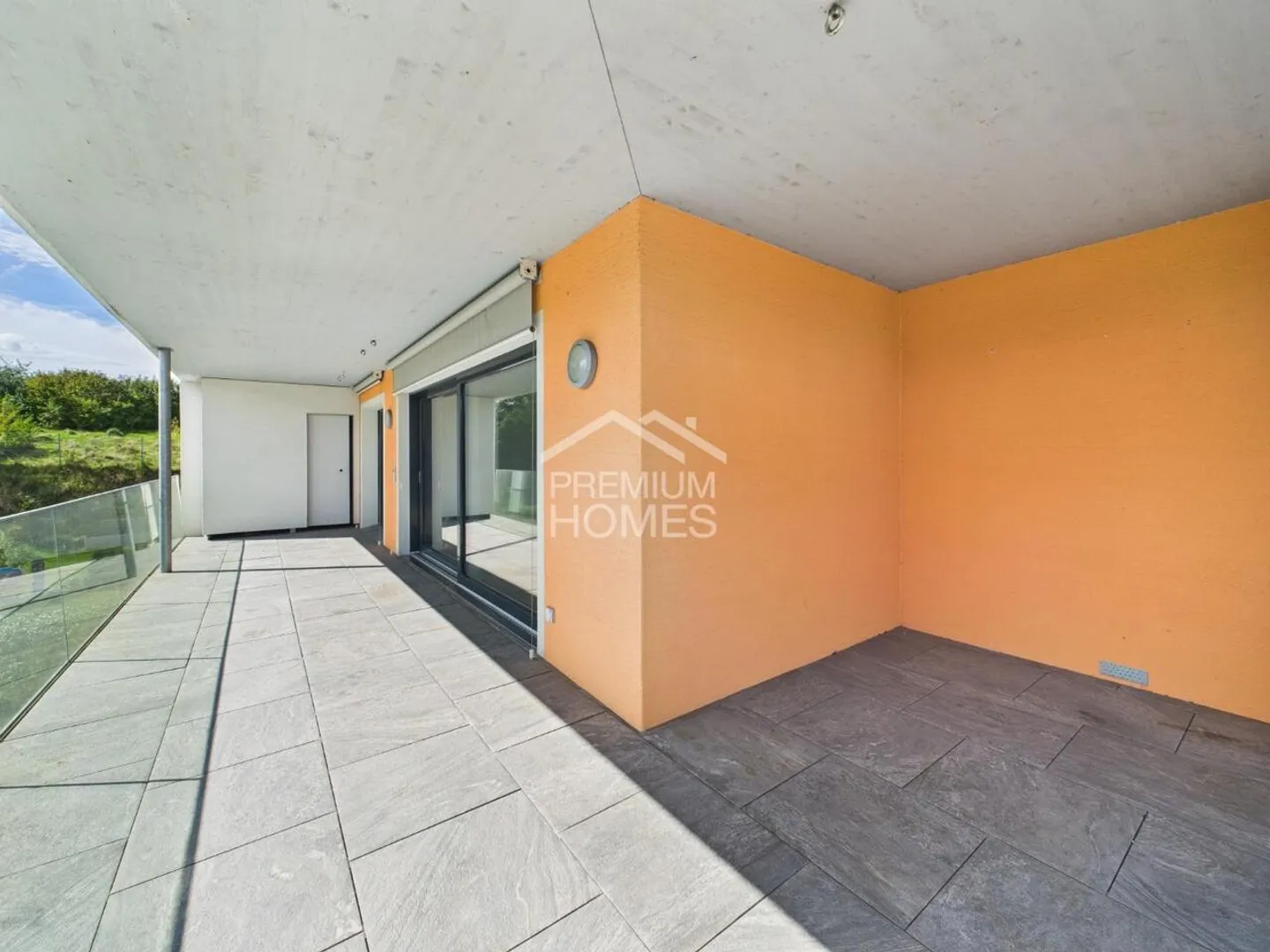 Stylish living with dream terrace and tranquility - Photo 7 of 8