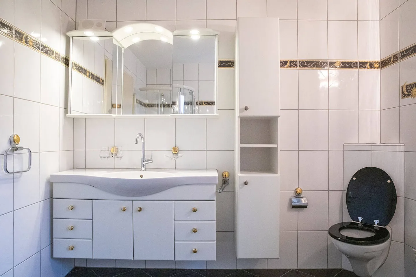 Grosszügige 4-Zimmer-Dachwohnung mit Cheminée in Stans - Foto 6 von 12