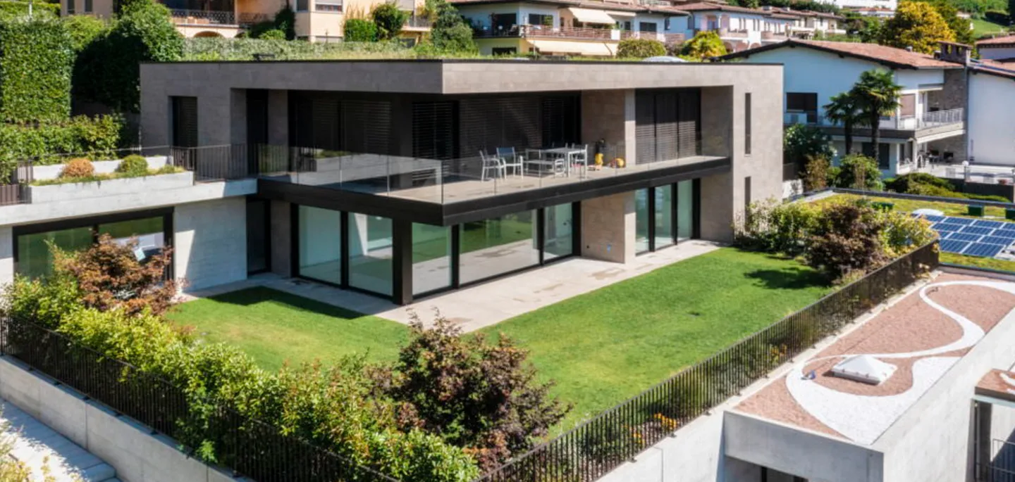 Lugano, Savosa - For rent: Elegant and spacious apartment with private garden, exclusive residence with pool and amenities, 6.5 rooms. - Foto 1 di 20