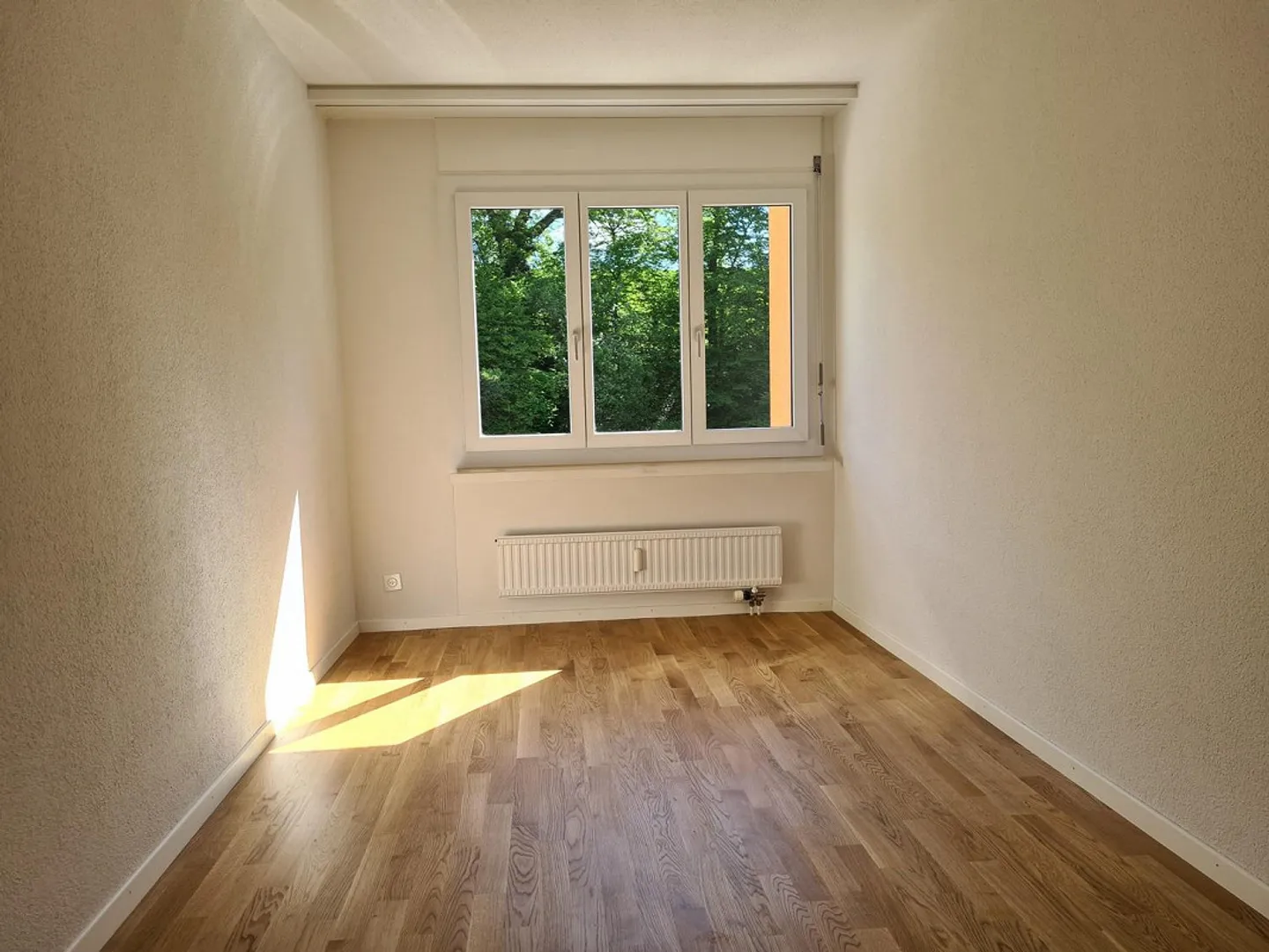 Appartement spacieux avec balcon - Photo 3 sur 8