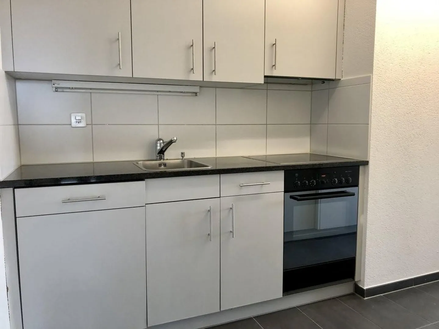 Vivre dans un immeuble de grande hauteur au 10ème étage - Votre nouveau chez-vous dans un emplacement de choix - Photo 2 sur 9