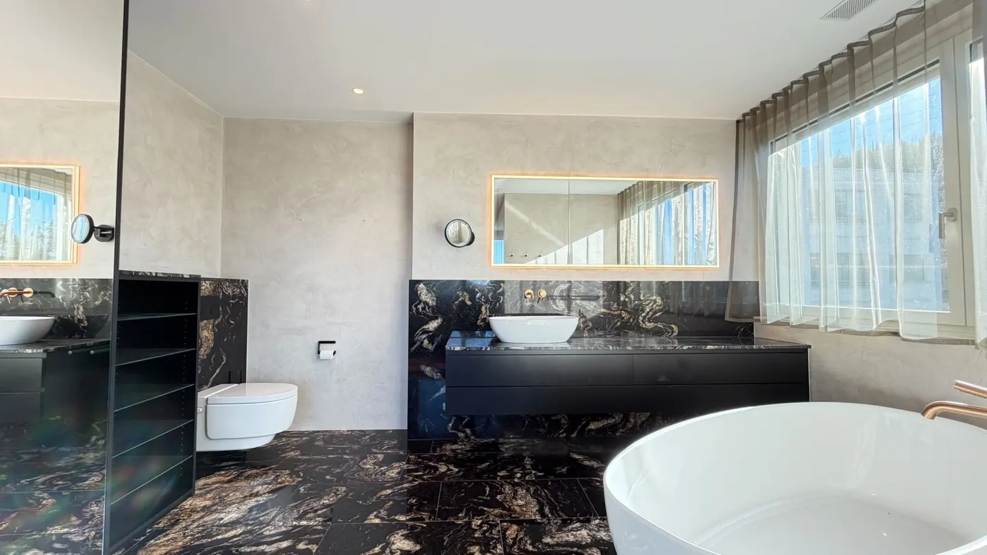 Luxury Penthouse with 187 m² of living space, 139 m² of terraces & 2 parking spaces - Photo 5 of 21