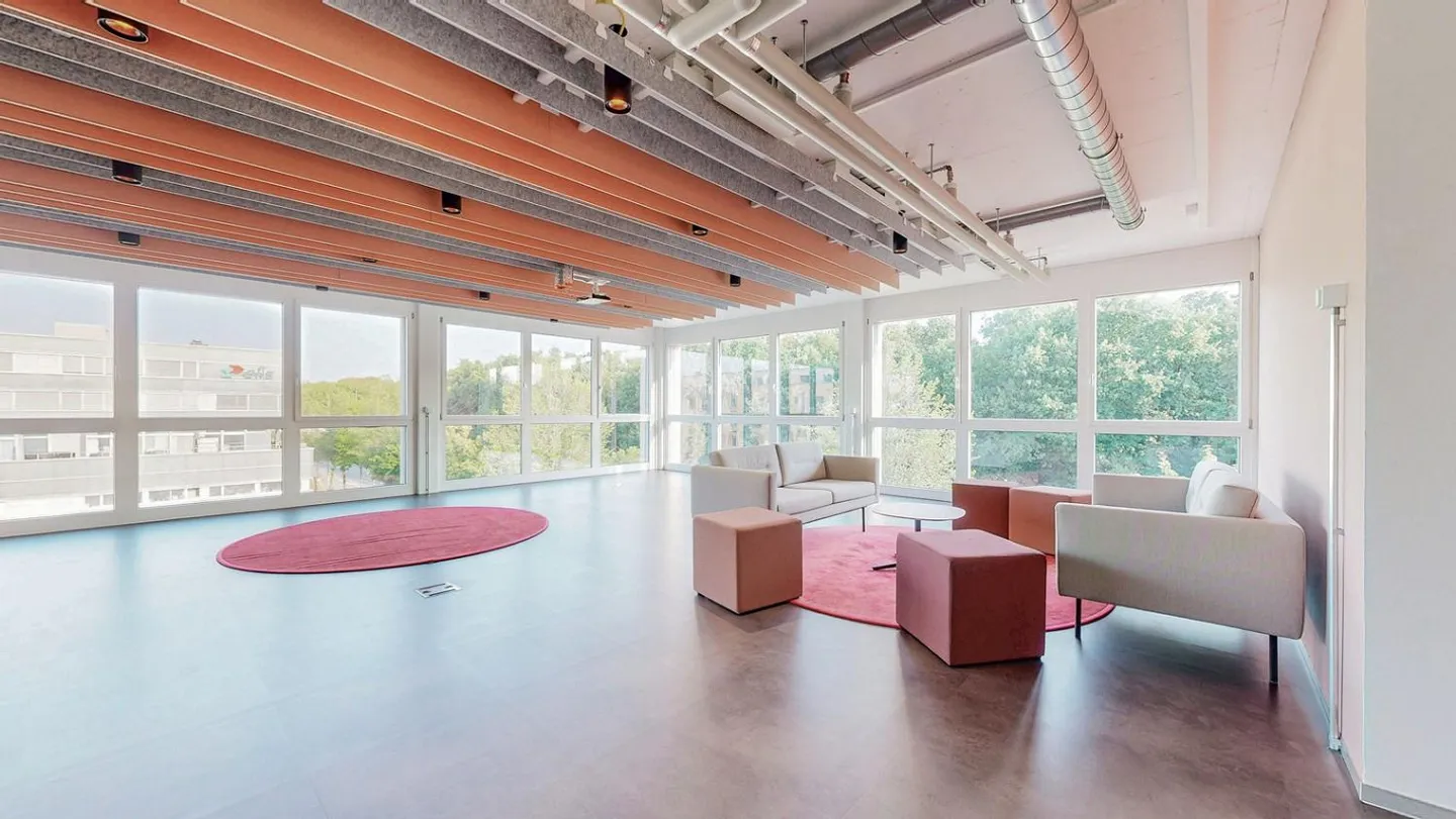 Bureau moderne et lumineux dans un emplacement central - Photo 6 sur 10