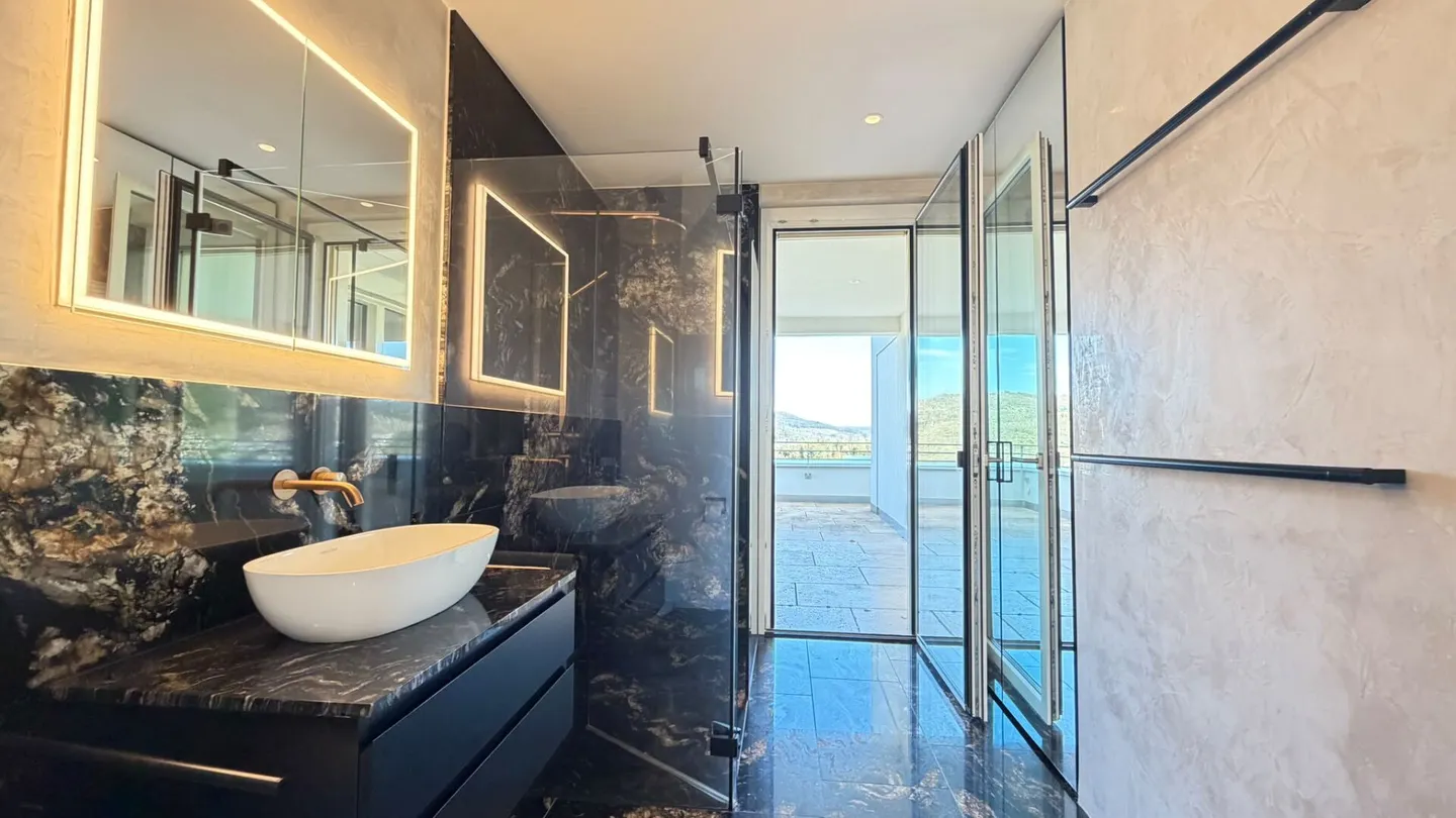 Luxury Penthouse with 187 m² of living space, 139 m² of terraces & 2 parking spaces - Photo 8 of 21
