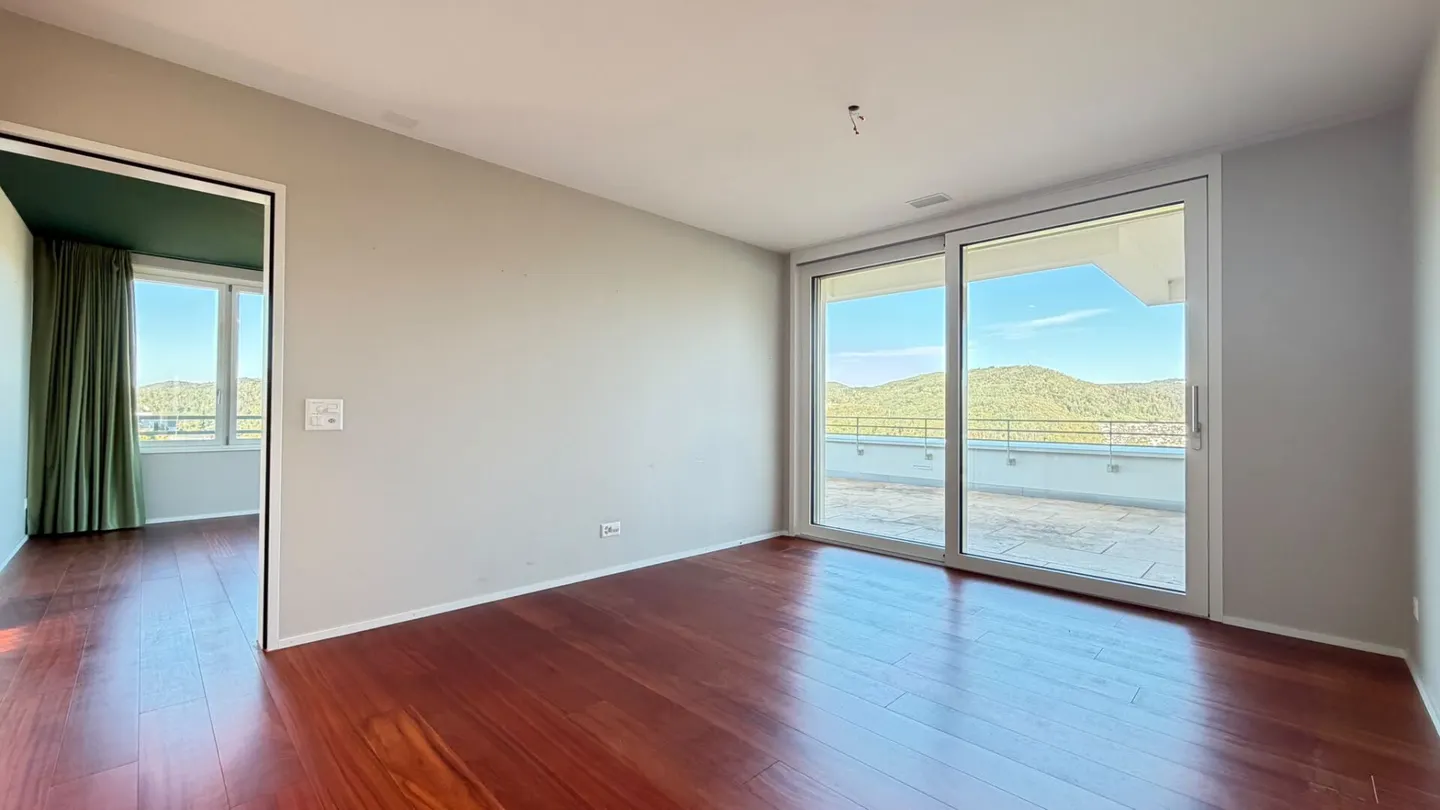 Luxury Penthouse with 187 m² of living space, 139 m² of terraces & 2 parking spaces - Photo 11 of 21