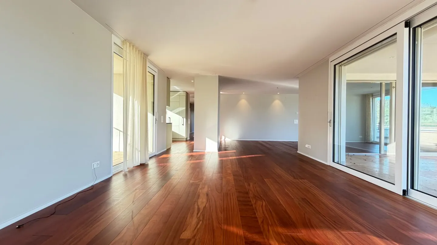 Luxury Penthouse with 187 m² of living space, 139 m² of terraces & 2 parking spaces - Photo 12 of 21