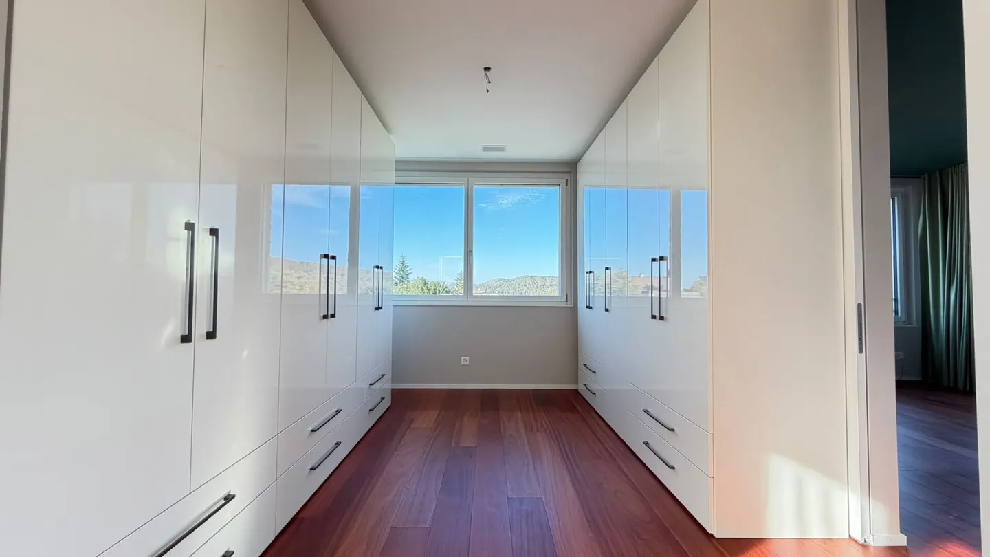Luxury Penthouse with 187 m² of living space, 139 m² of terraces & 2 parking spaces - Photo 13 of 21