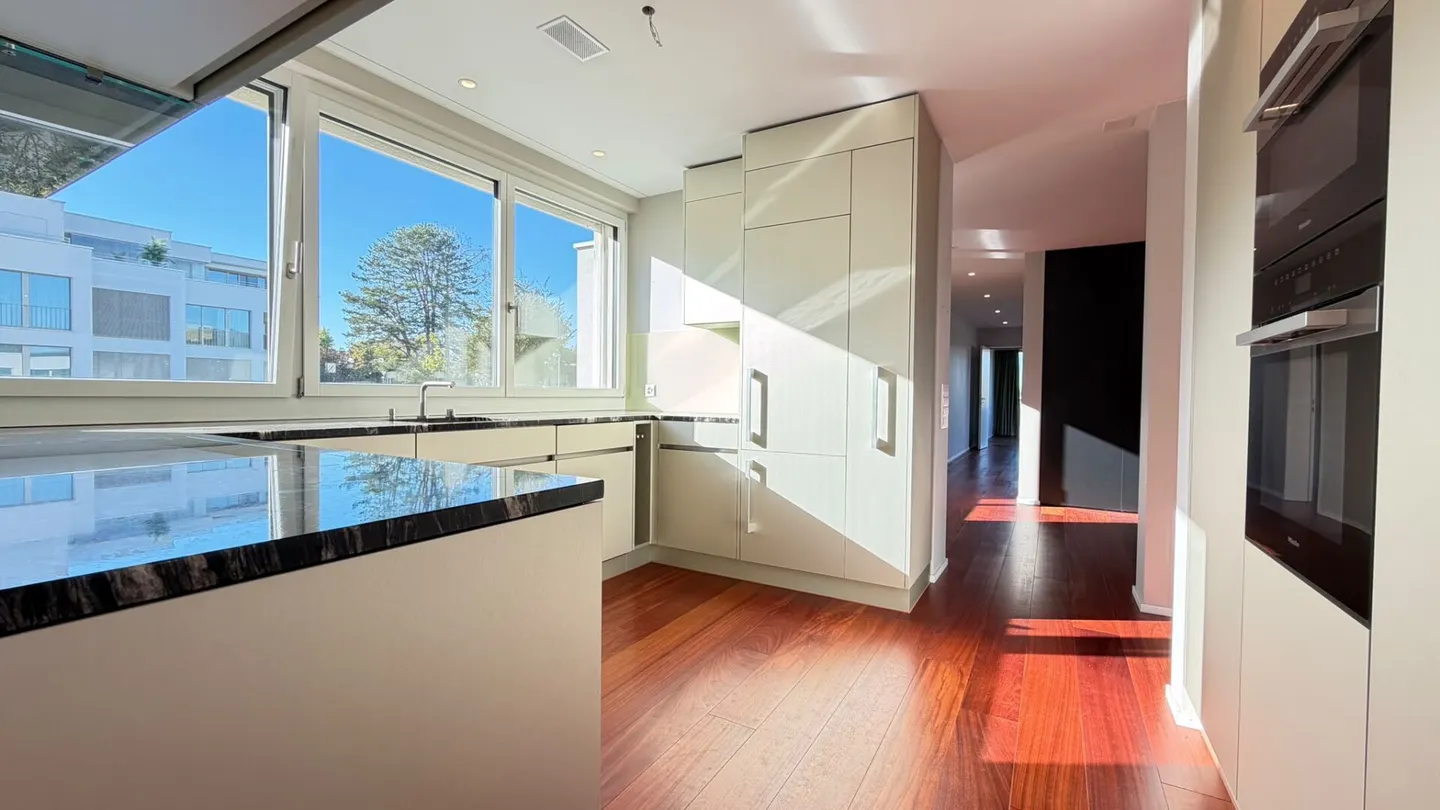 Luxury Penthouse with 187 m² of living space, 139 m² of terraces & 2 parking spaces - Photo 16 of 21