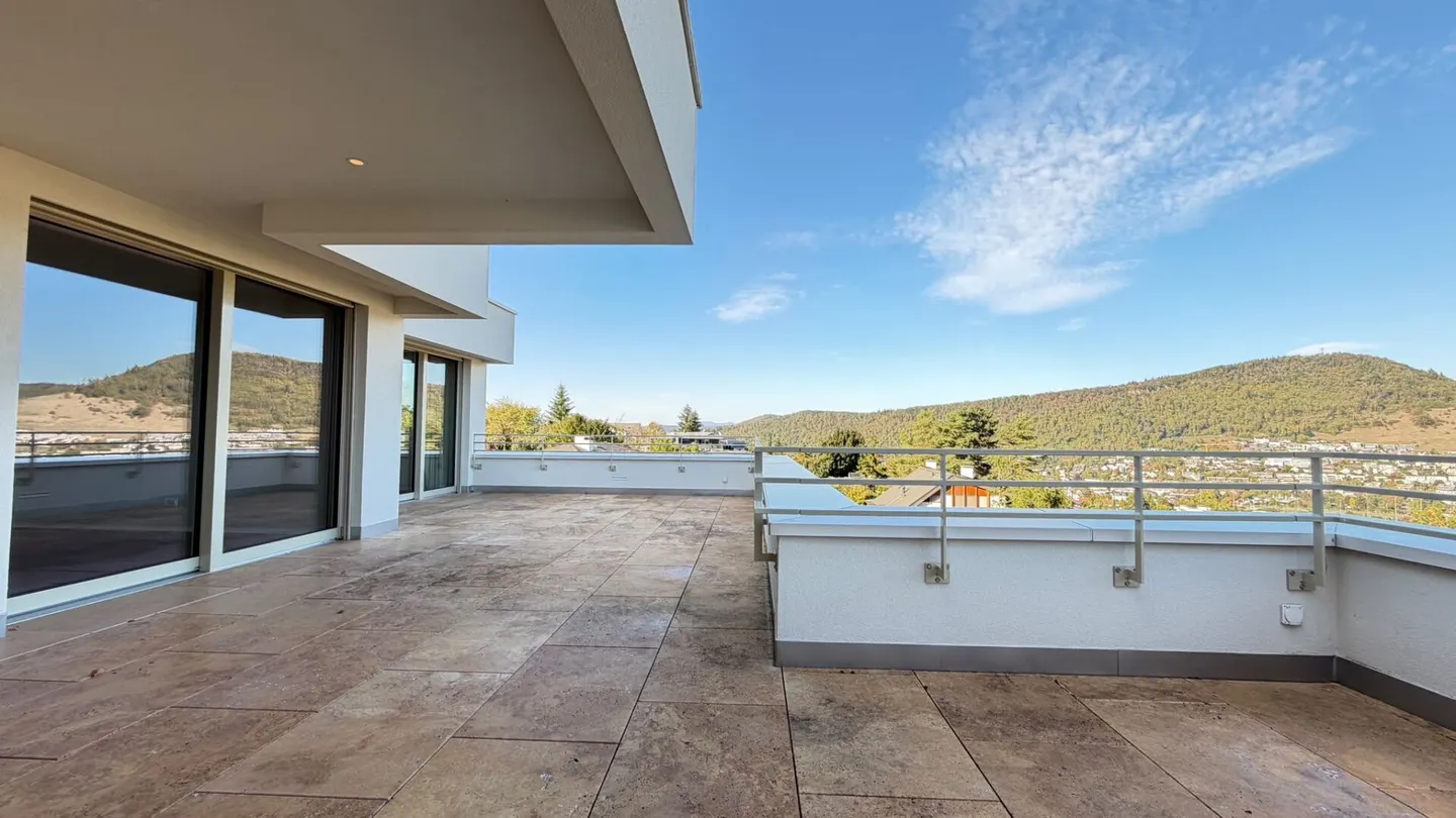 Luxury Penthouse with 187 m² of living space, 139 m² of terraces & 2 parking spaces - Photo 17 of 21