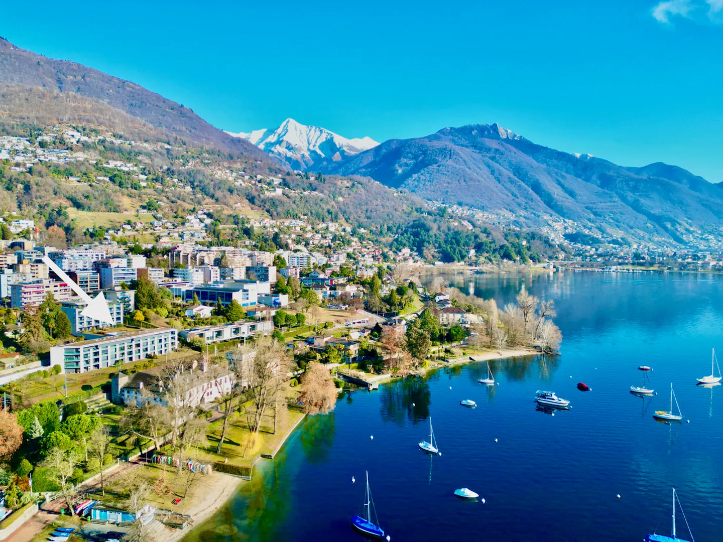 Elegante Wohnung in Minusio – Geräumige Terrasse und Blick auf den Lago Maggiore - Foto 1 von 17