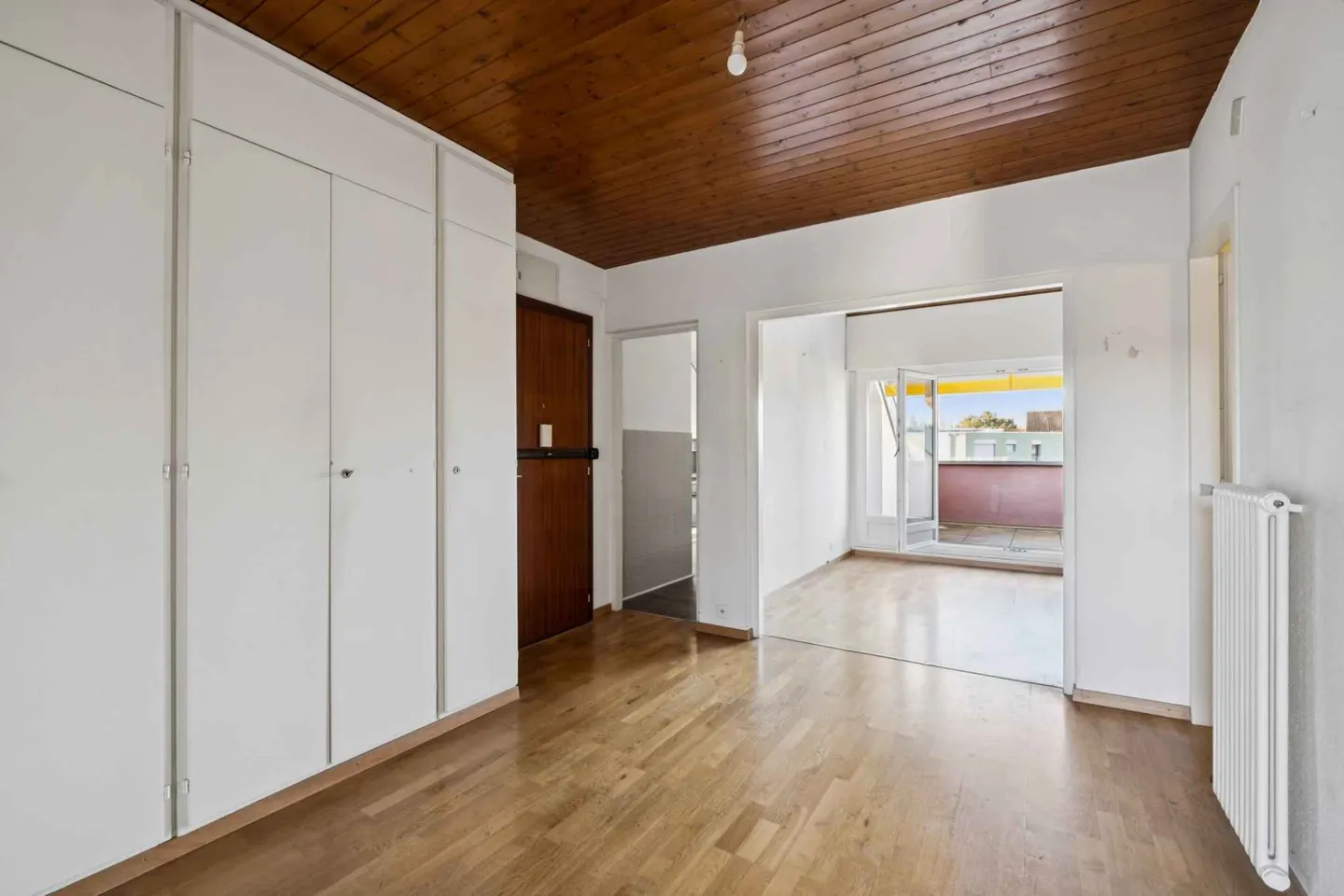 Charming 4-Room Apartment - Photo 4 of 10