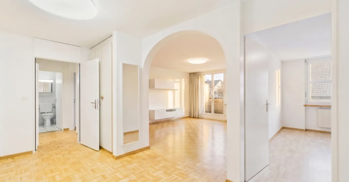Sunny Family Apartment with 2 Balconies in Affoltern am Albis - Photo 1 of 11