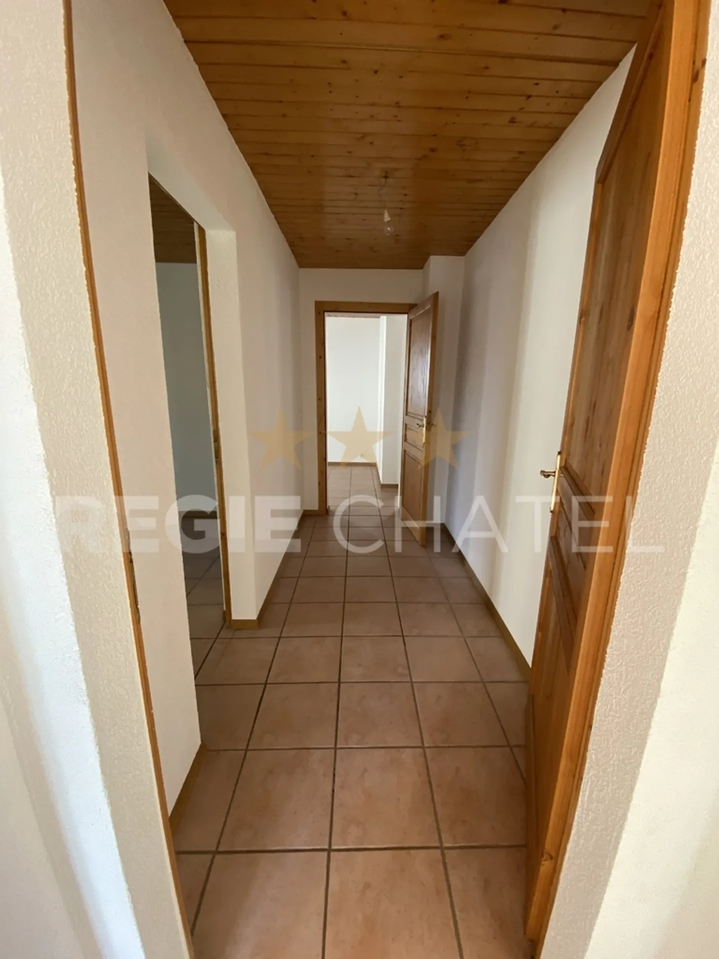 Charmante Wohnung in Les Avants - Foto 3 von 8
