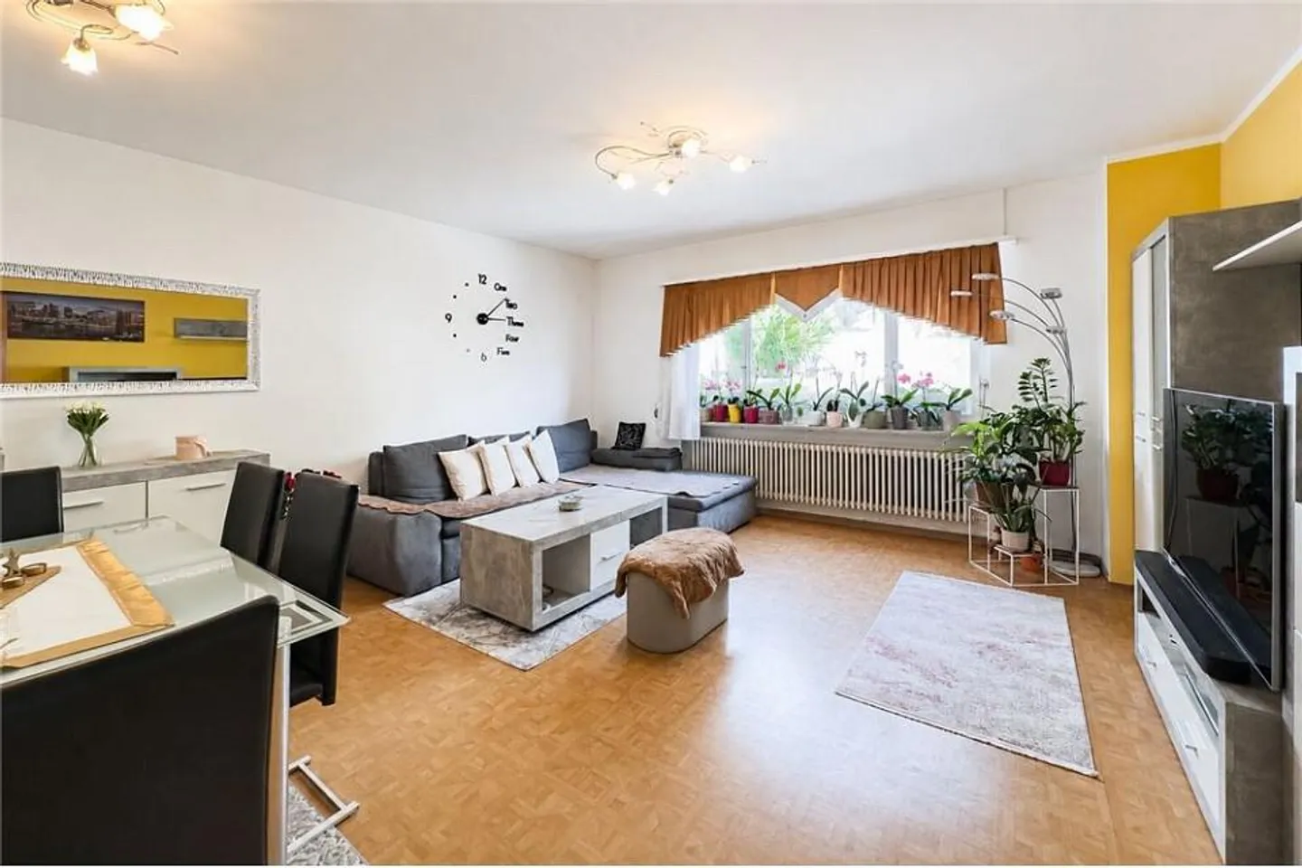 House with two 4.5-room apartments - Photo 9 of 13
