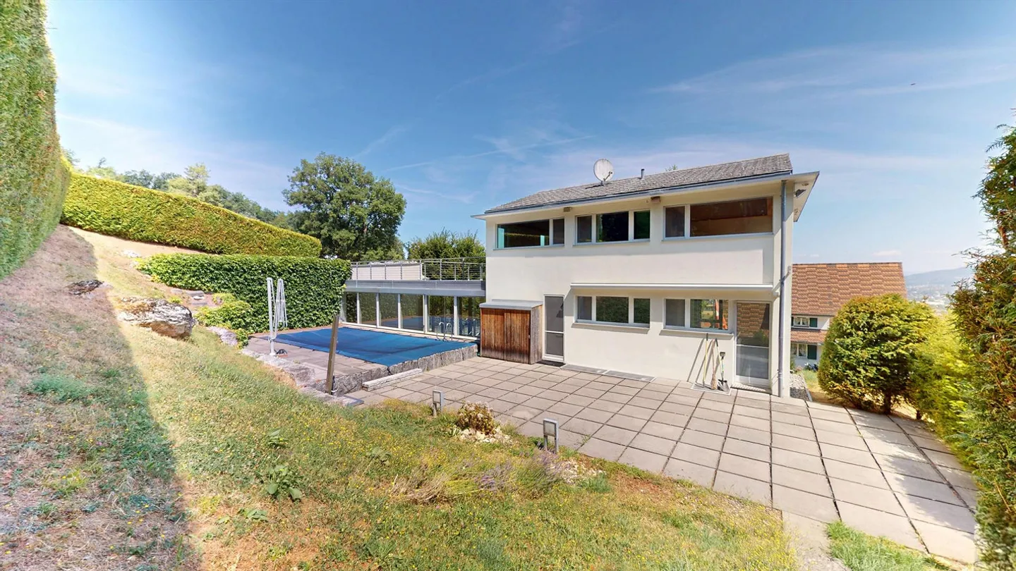 Einzigartige 8,5 Zimmer Split-Level-Villa mit Pool grossem Garten und einem Panoramaausblick - Photo 13 of 13