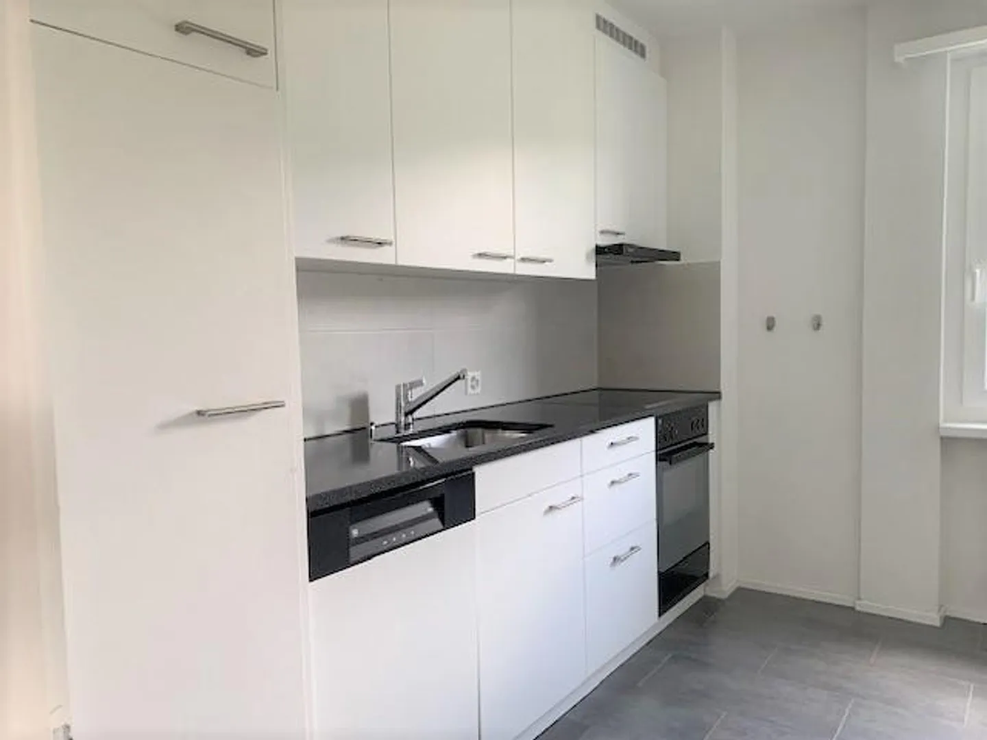 2-room apartment on the ground floor (high ground floor) - From 01.11.2026 or earlier - Photo 5 of 8