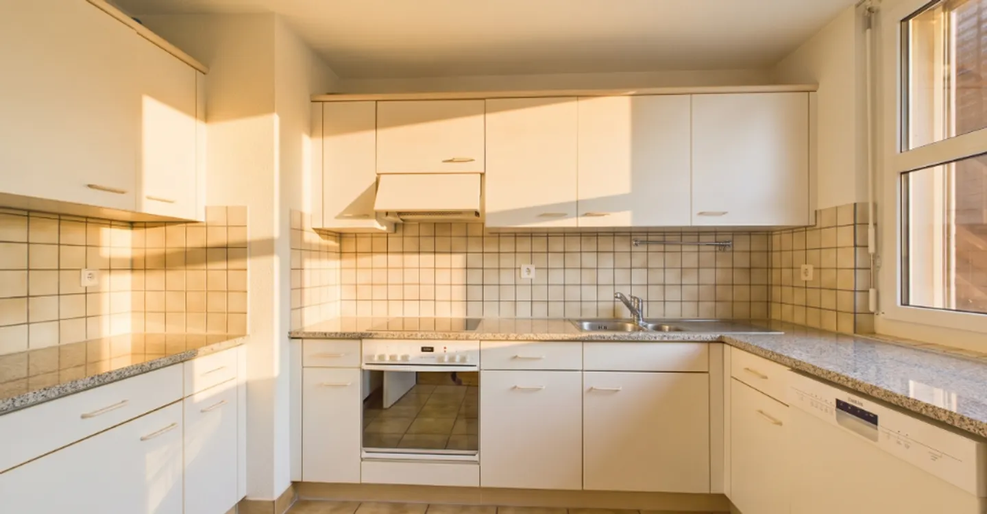Sunny Family Apartment with 2 Balconies in Affoltern am Albis - Photo 6 of 11