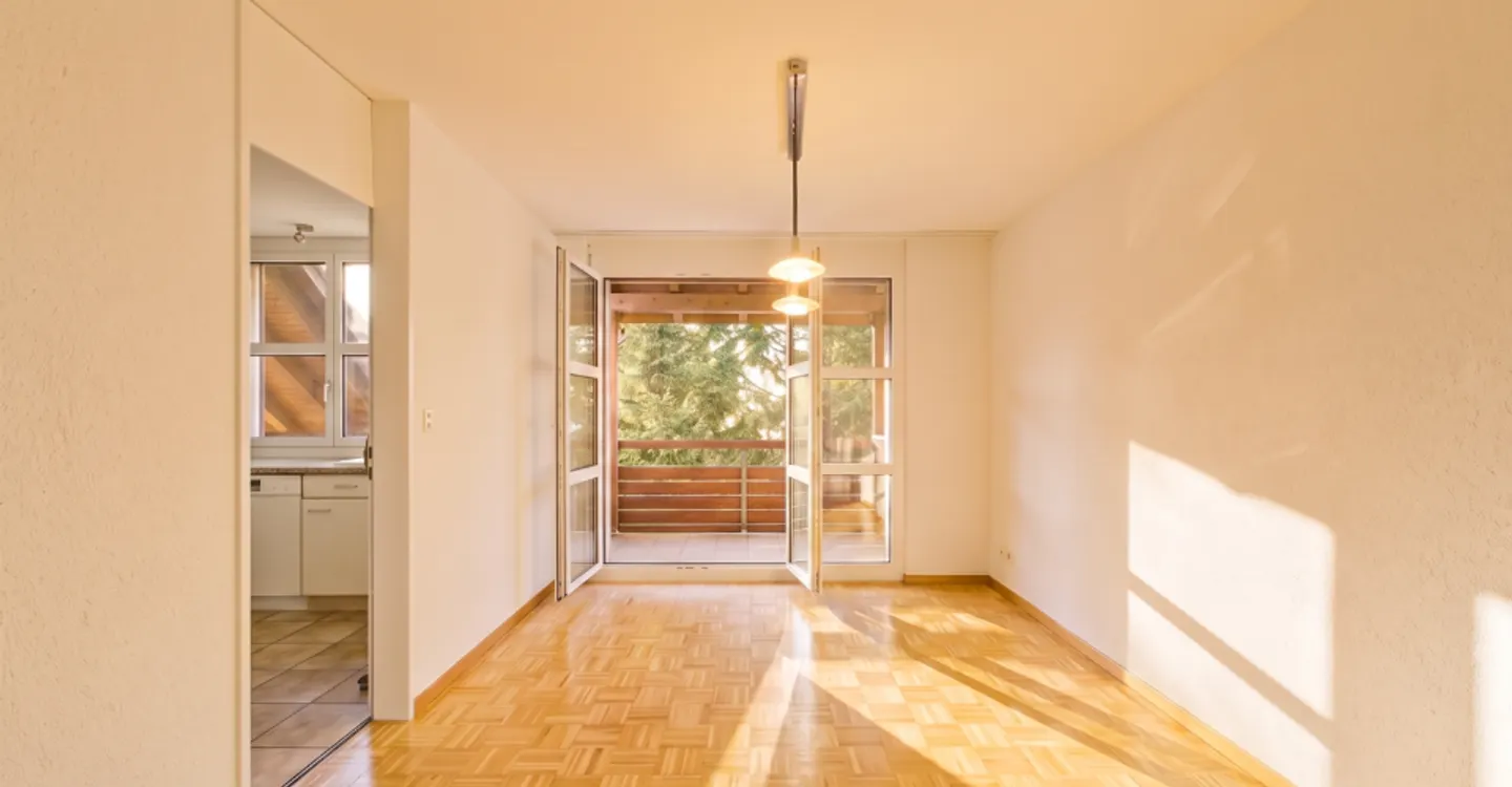 Sunny Family Apartment with 2 Balconies in Affoltern am Albis - Photo 4 of 11