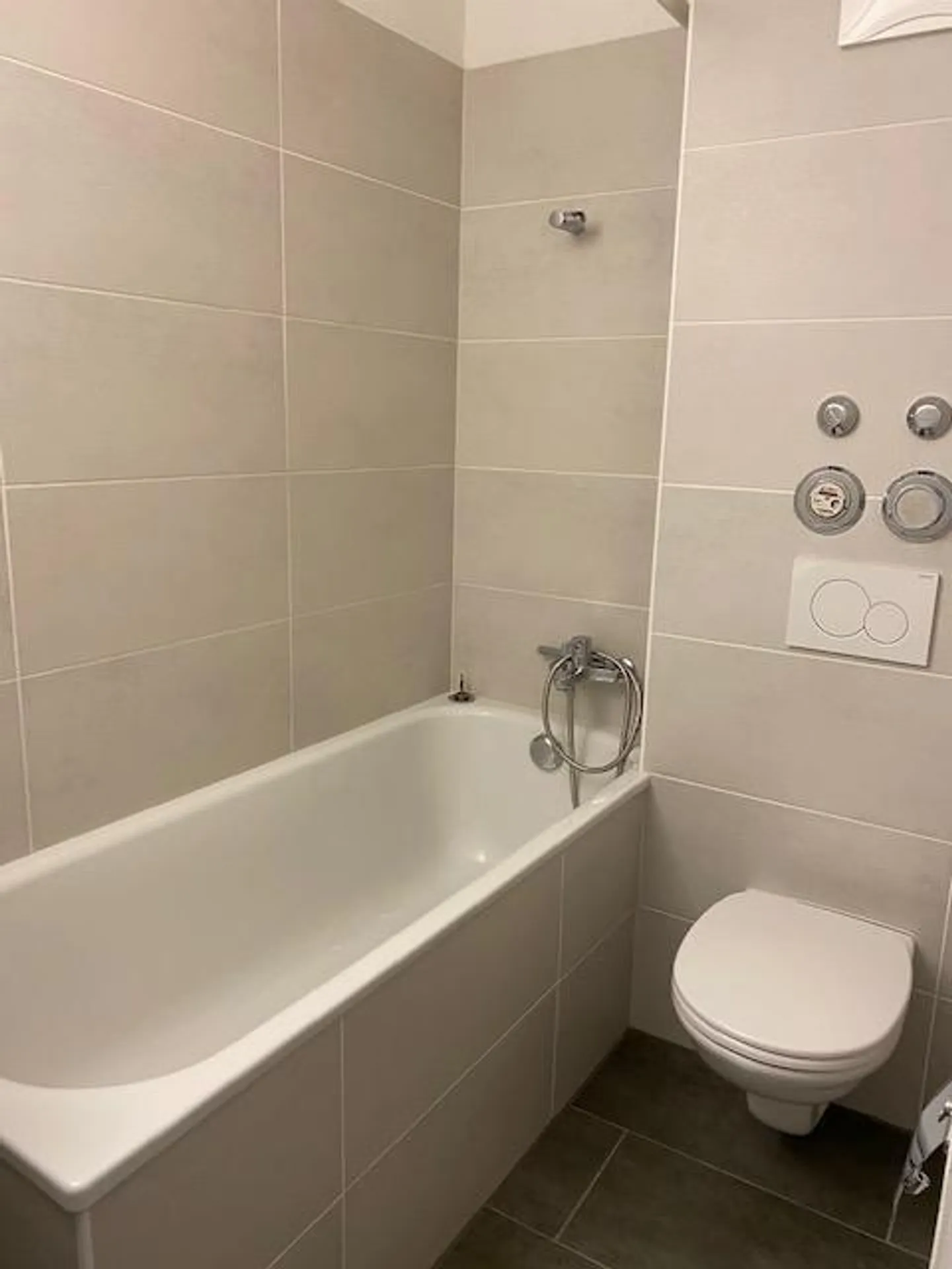 2-room apartment on the ground floor (high ground floor) - From 01.11.2026 or earlier - Photo 4 of 8