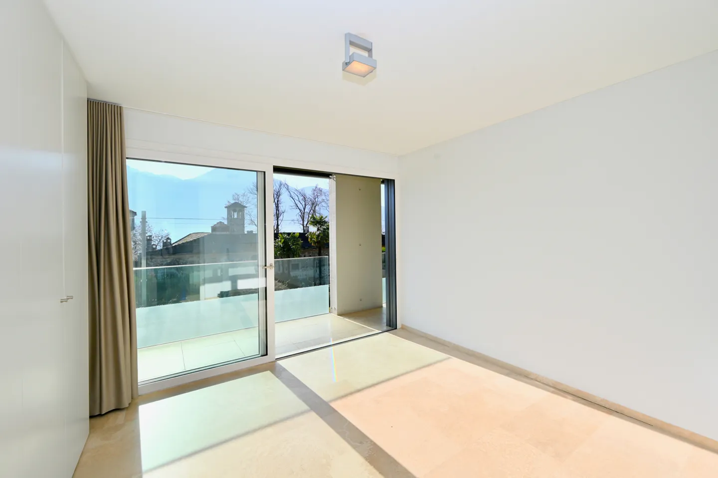 Elegante Wohnung in Minusio – Geräumige Terrasse und Blick auf den Lago Maggiore - Foto 8 von 17