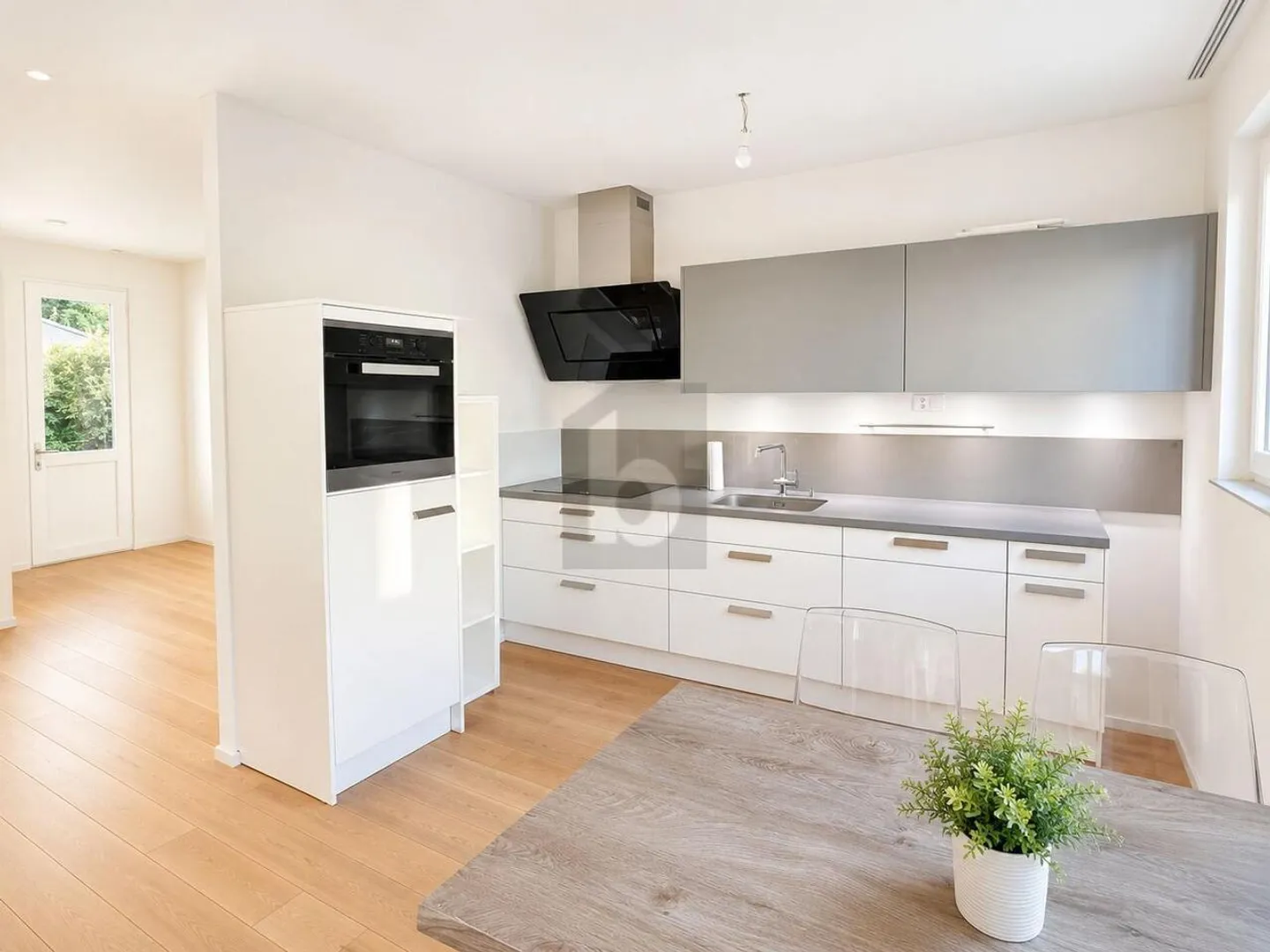 Kompakte Moderne Wohnung mit Balkon - Foto 1 von 5