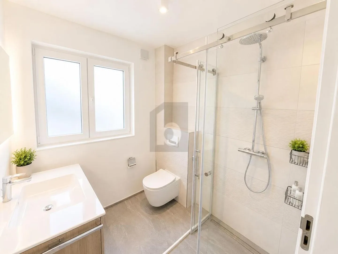 Kompakte Moderne Wohnung mit Balkon - Foto 2 von 5