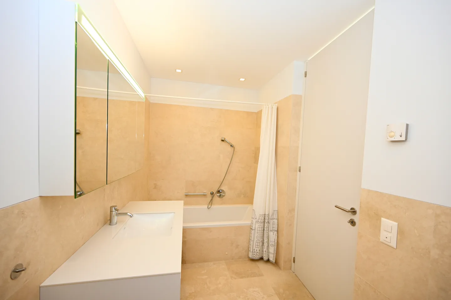 Elegante Wohnung in Minusio – Geräumige Terrasse und Blick auf den Lago Maggiore - Foto 12 von 17