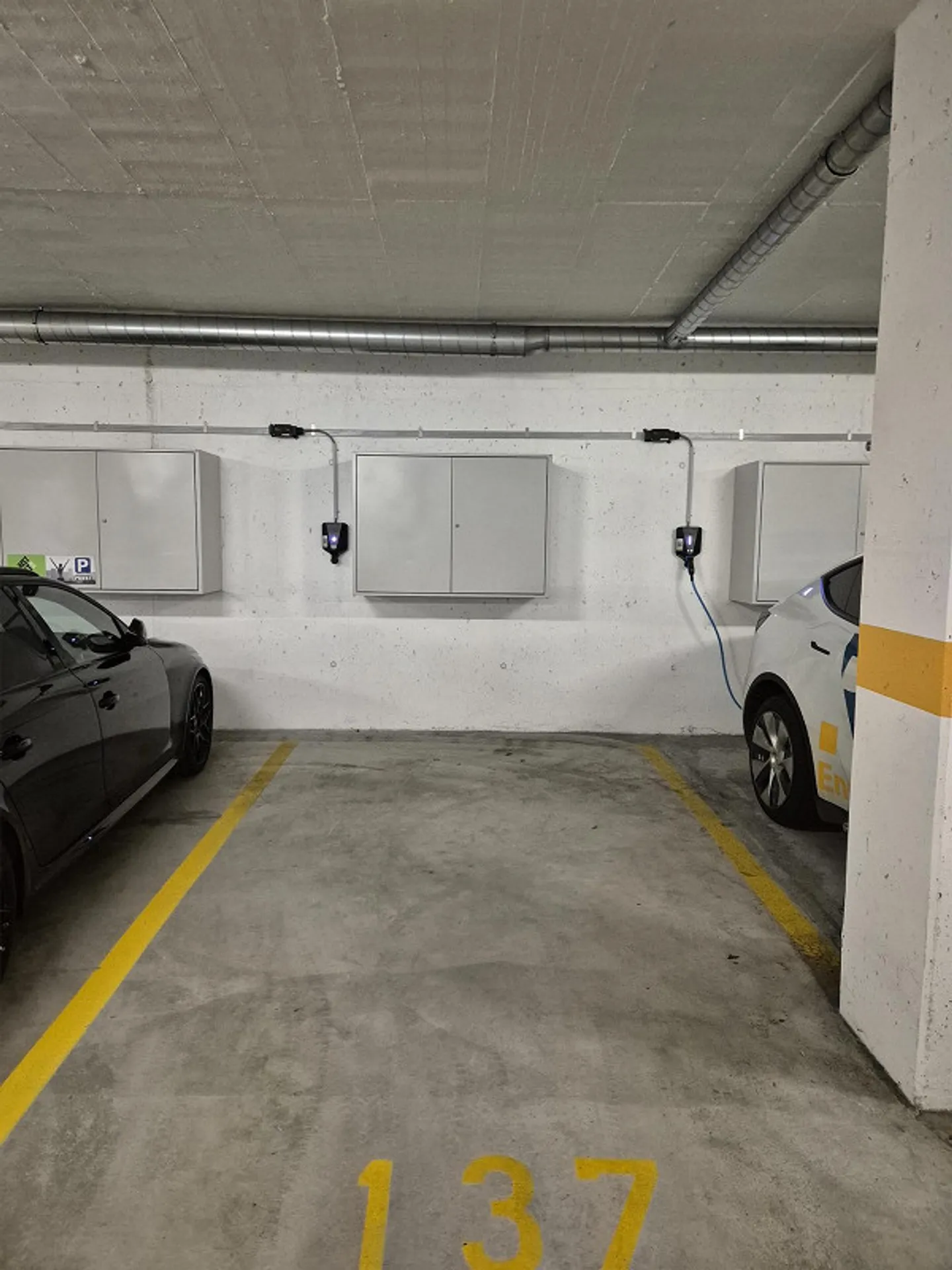 Underground parking spaces directly at Lenzburg train station - Photo 3 of 3
