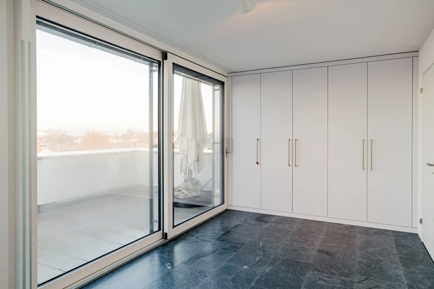 Appartement penthouse exclusif avec vue imprenable sur le lac - Photo 2 sur 21