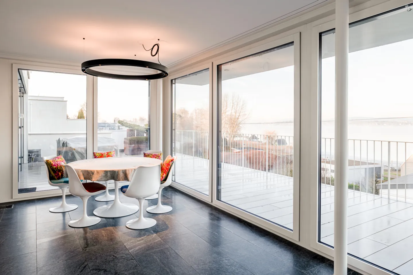 Appartement penthouse exclusif avec vue imprenable sur le lac - Photo 7 sur 21