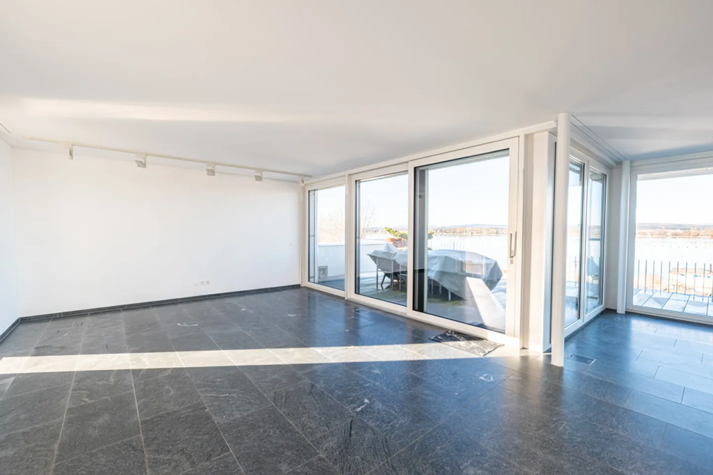 Appartement penthouse exclusif avec vue imprenable sur le lac - Photo 11 sur 21