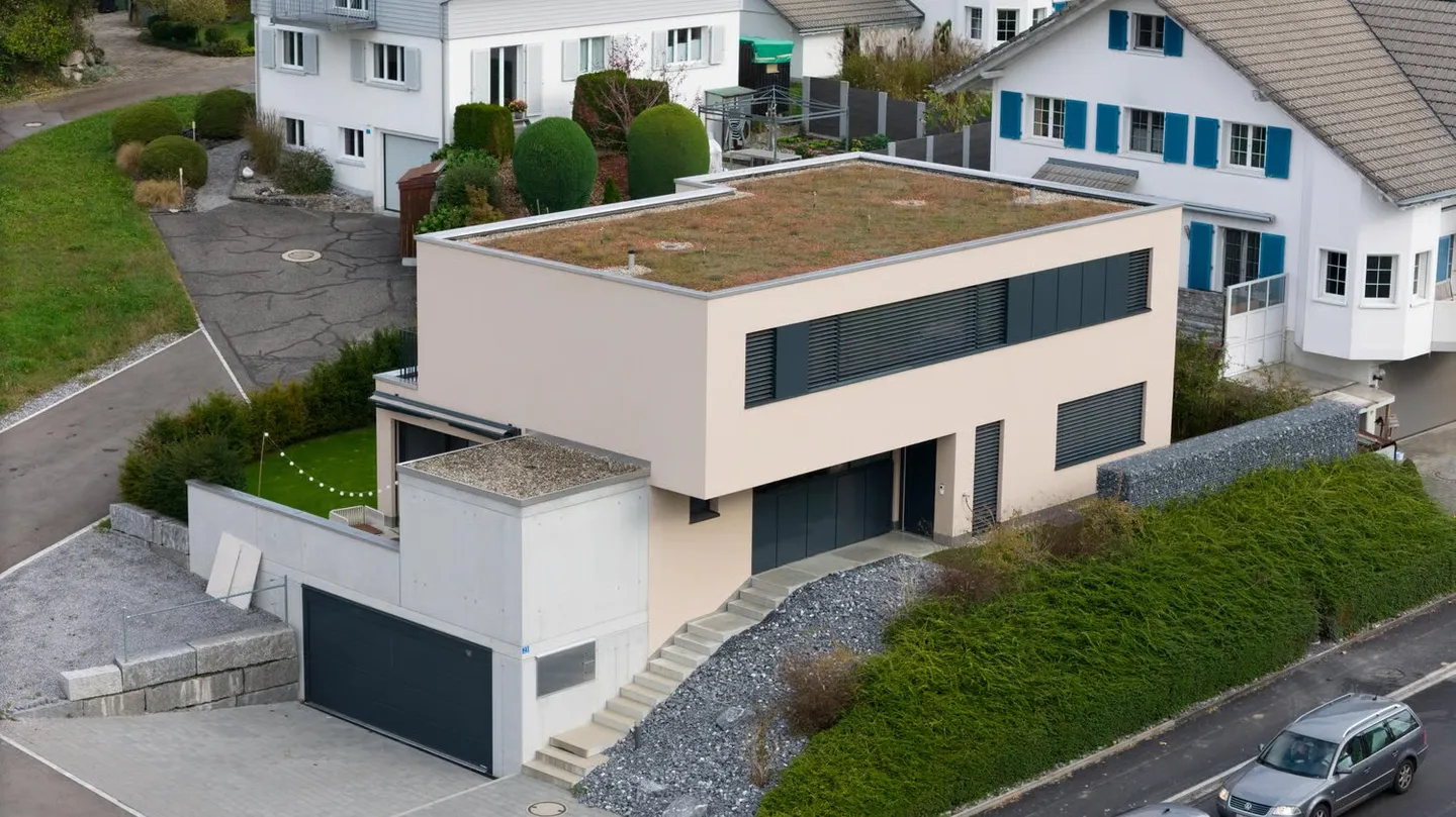 Exklusives 5.5-Zimmer-Einfamilienhaus mit hochwertigem Eigentumsstandard und grosszügigem Garten - Photo 21 sur 24