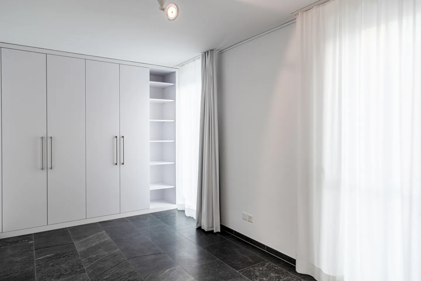 Appartement penthouse exclusif avec vue imprenable sur le lac - Photo 3 sur 21