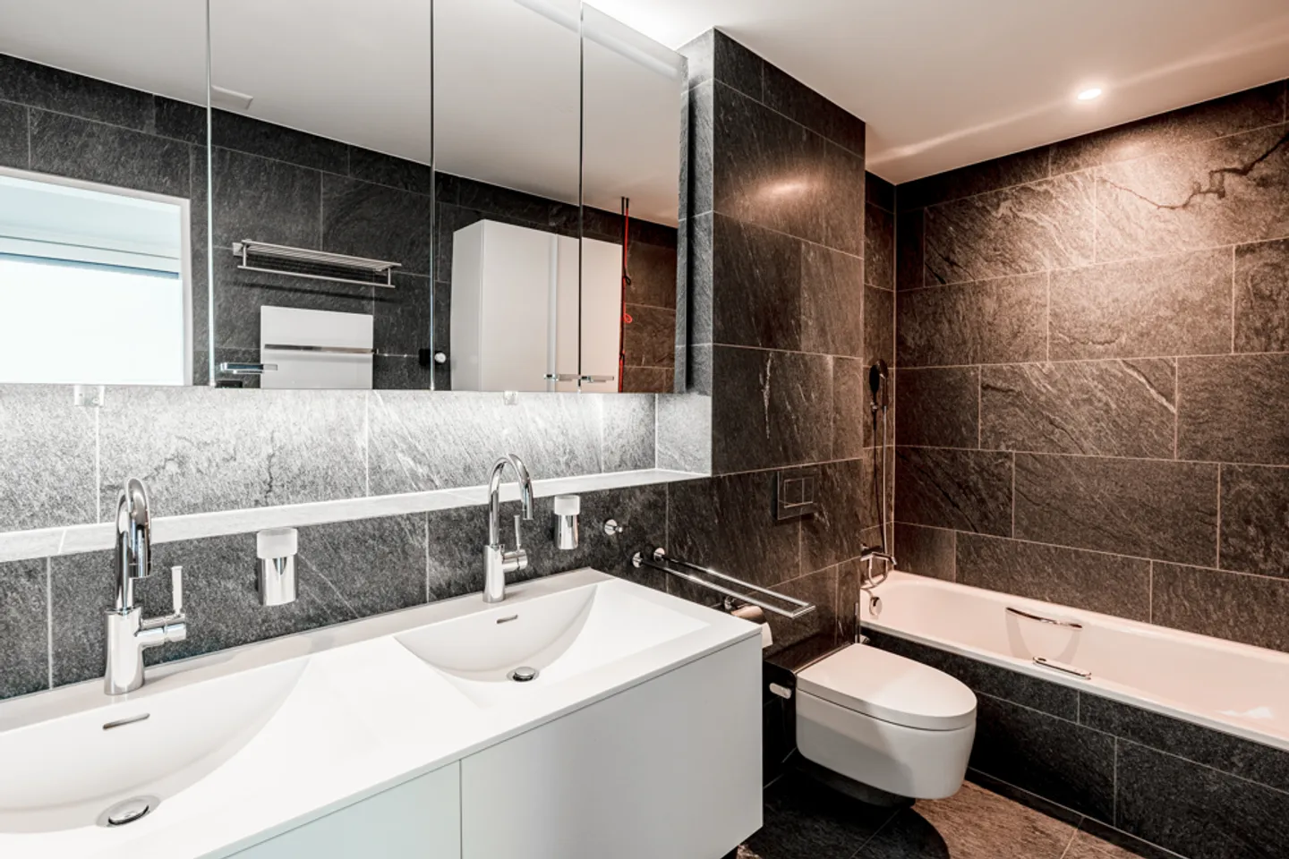 Appartement penthouse exclusif avec vue imprenable sur le lac - Photo 4 sur 21