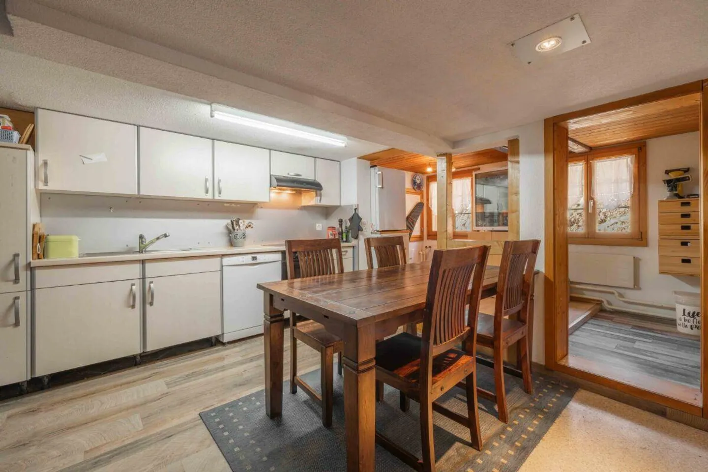 Arrive & Feel Good - Cozy 5-Room Single-Family House - Photo 3 of 22