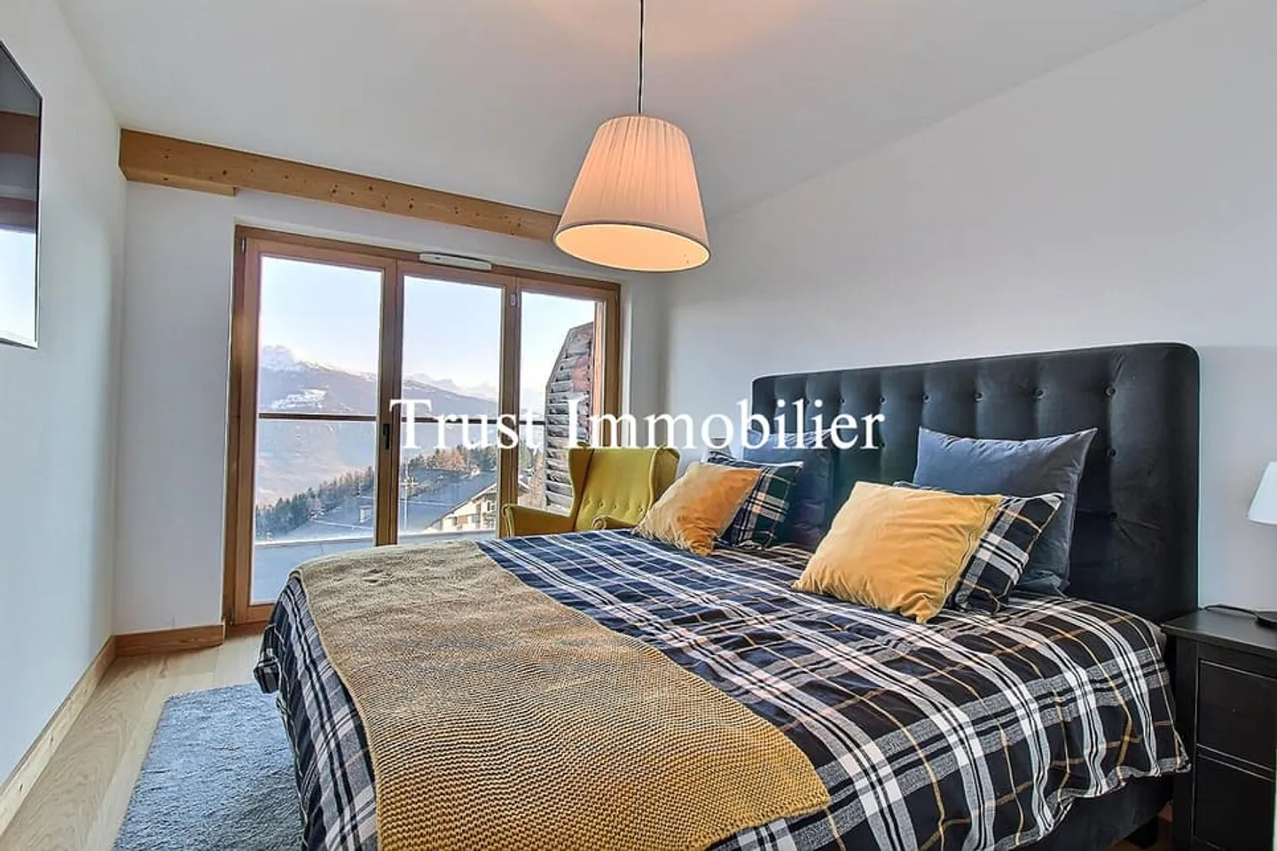 Schöne 3,5-Zimmer-Wohnung mit atemberaubendem Blick - Foto 1 von 13