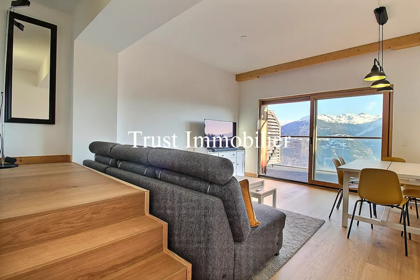 Schöne 3,5-Zimmer-Wohnung mit atemberaubendem Blick - Foto 3 von 13