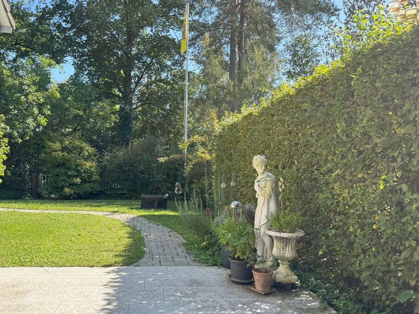 5 1/2 Zimmerhaus an sehr zentraler Lage zu verkaufen - Foto 14 von 16