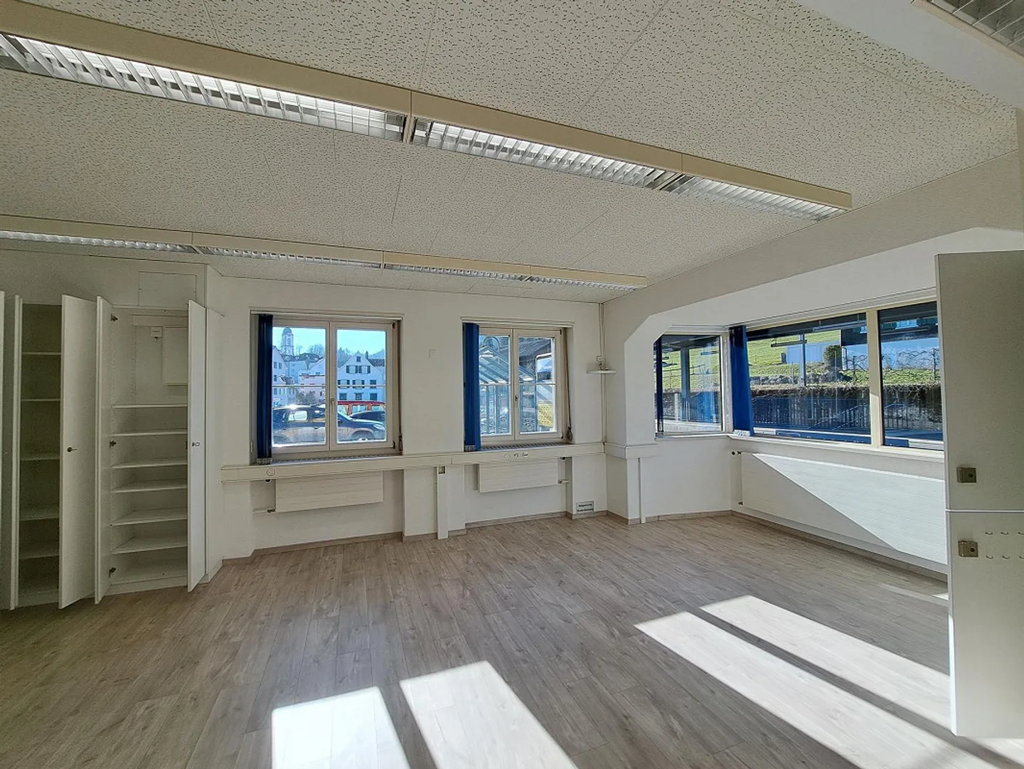 Heller Gewerberaum am Bahnhof - Foto 2 von 5