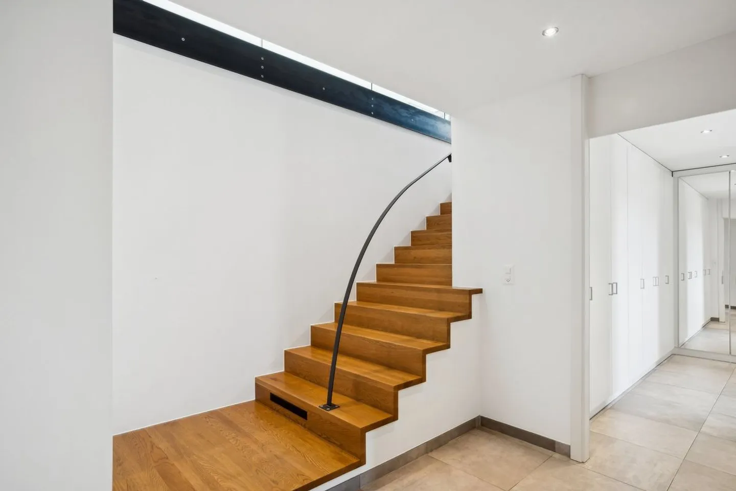 Leben in der Höhe: Geräumiges Penthouse mit Terrasse in Collombey-Muraz - Foto 5 von 11
