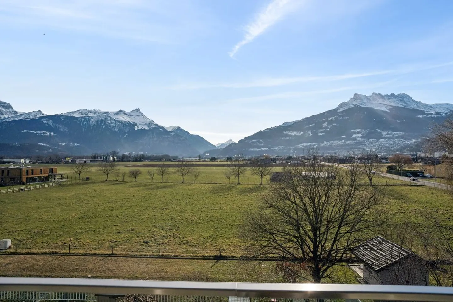 Leben in der Höhe: Geräumiges Penthouse mit Terrasse in Collombey-Muraz - Foto 8 von 11