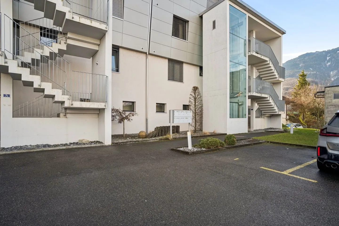 Leben in der Höhe: Geräumiges Penthouse mit Terrasse in Collombey-Muraz - Foto 9 von 11