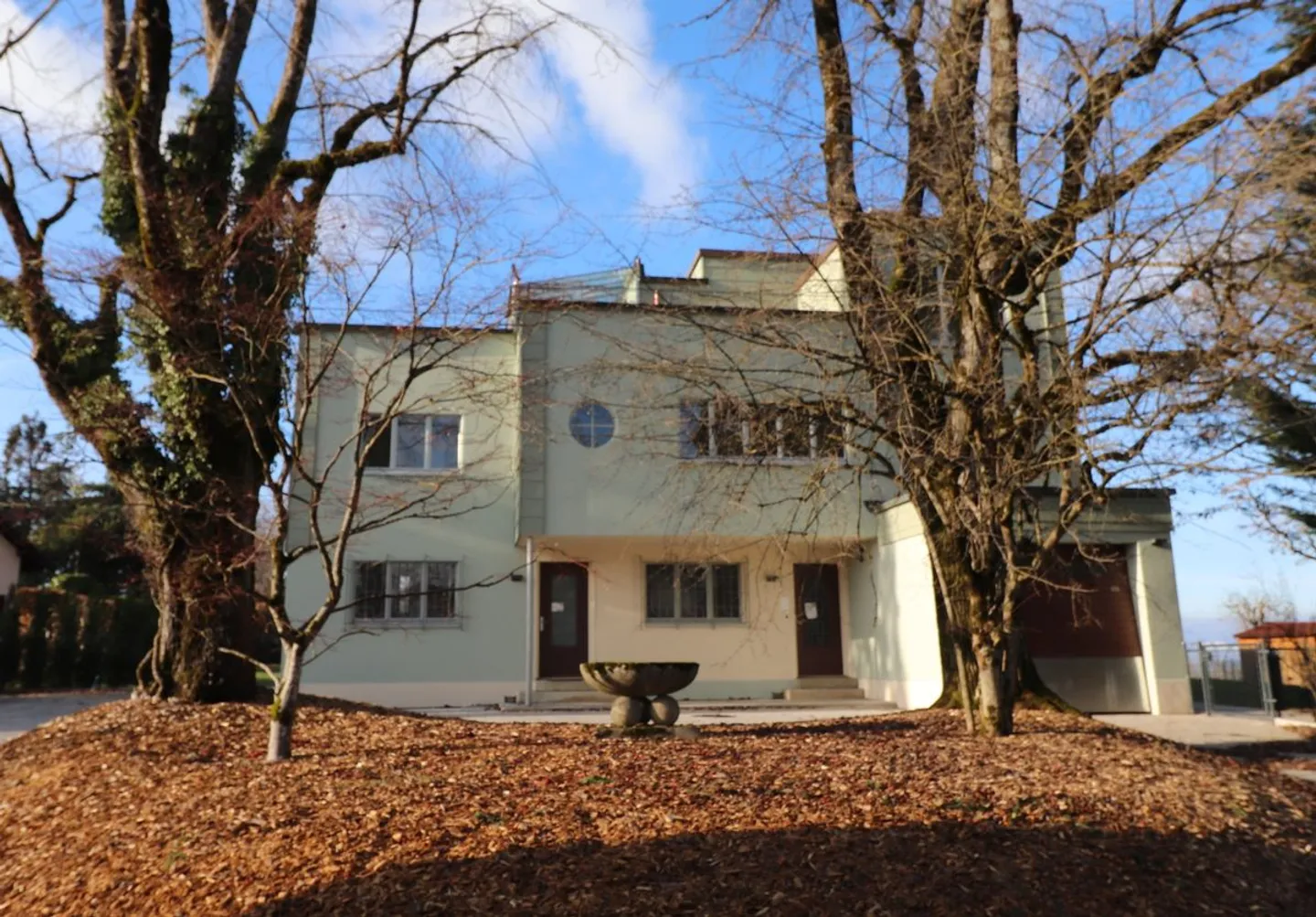 Rare and exceptional architect's villa in the style of Le Corbusier, completely renovated, large rooms, beautiful park - Photo 8 of 8